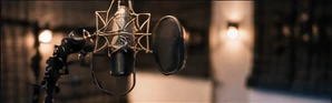 音楽制作に用いるマイクのイメージ